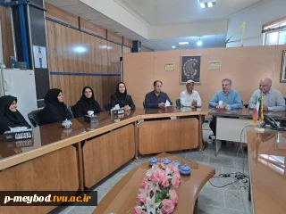 برگزاری جلسه آموزشی با هدف برنامه‌ریزی درراستای بهتر خدمات مشاوره‌ای و پیگیری وضعیت تحصیلی و روانی دانشجویان در آموزشکده  پسران میبد- امام خمینی(ره)