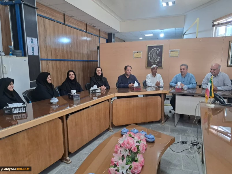 برگزاری جلسه آموزشی با هدف برنامه‌ریزی درراستای بهتر فرآیند امتحانات مجدد و برگزاری آن  در آموزشکده  پسران میبد- امام خمینی(ره) 3
